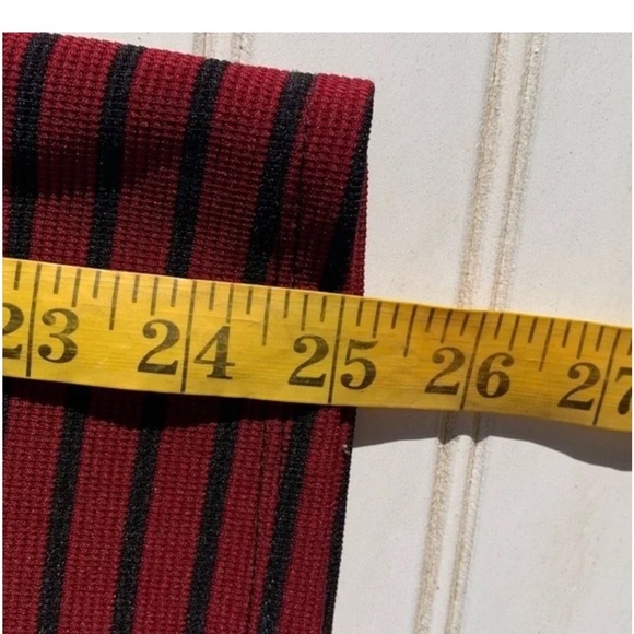 Red Ribbed Knee-Length Pencil Skirt - Picture 8 of 8